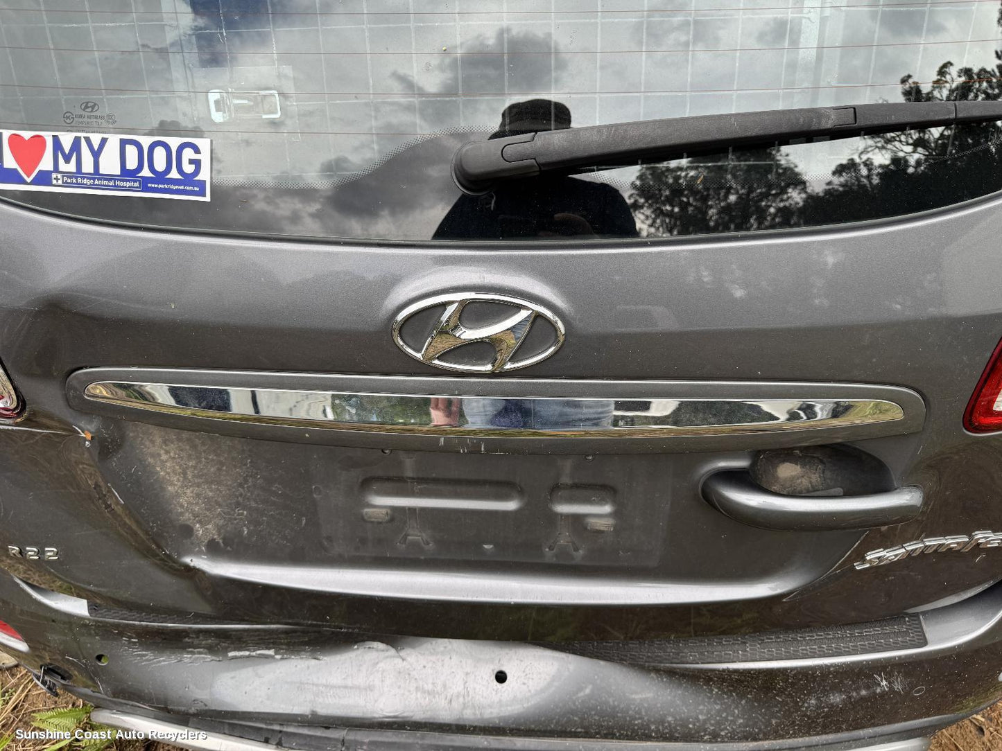2011 Hyundai Santa Fe Rear Garnish