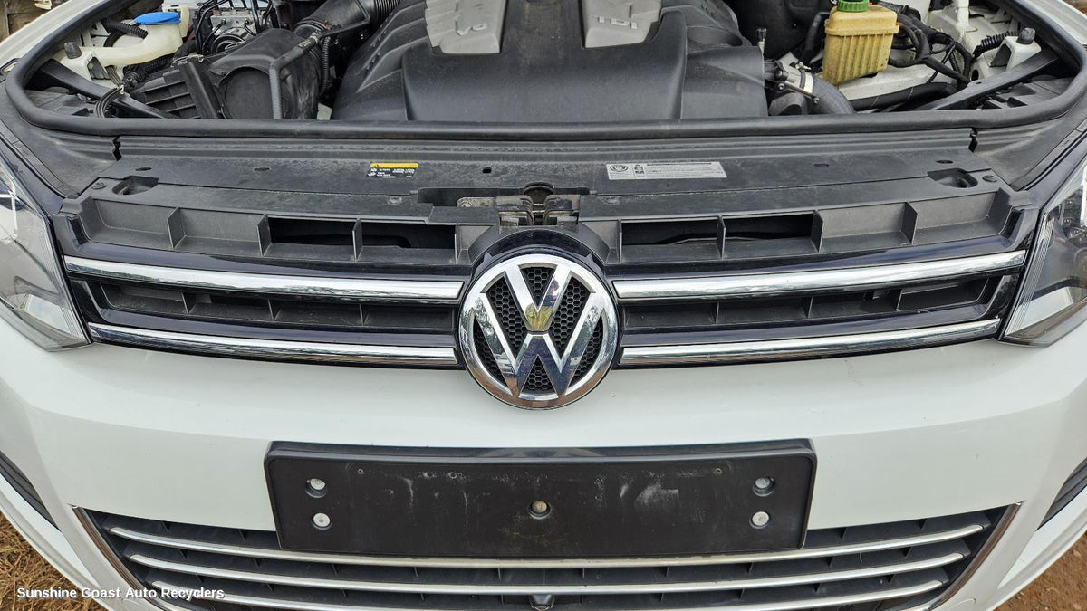 2010-2018 Volkswagen Touareg Grille