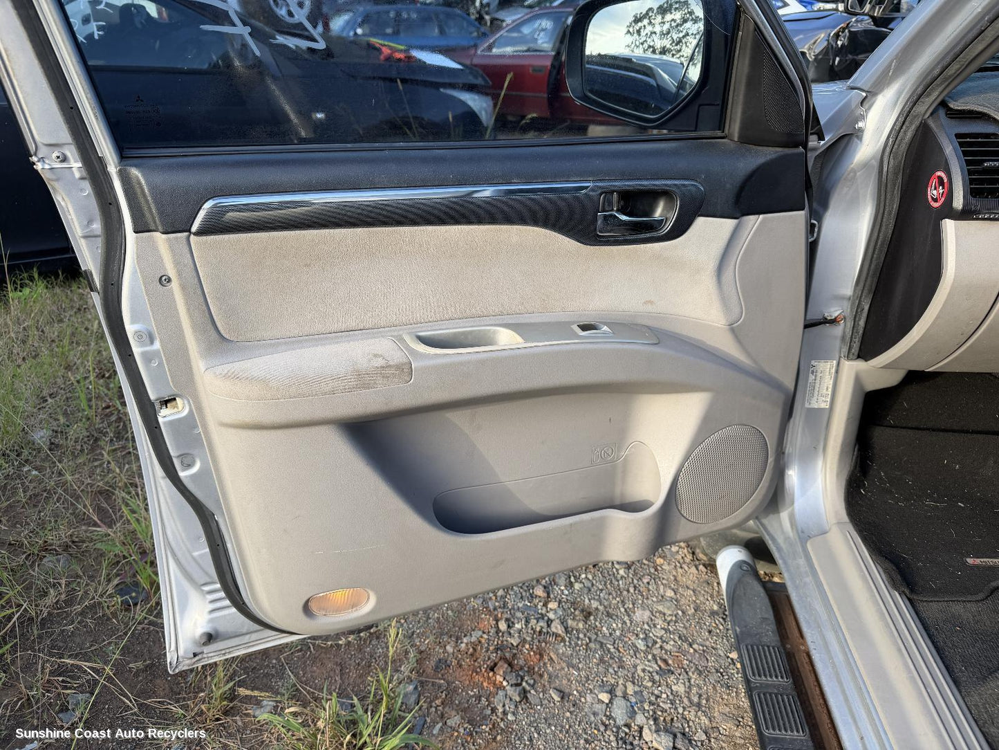 2009-2015 Mitsubishi Challenger Door Handle