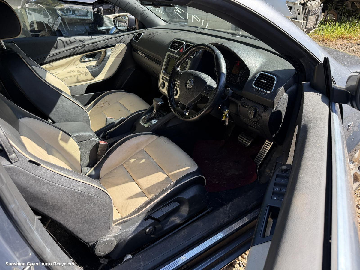 2007-2014 Volkswagen Eos Right Front Door