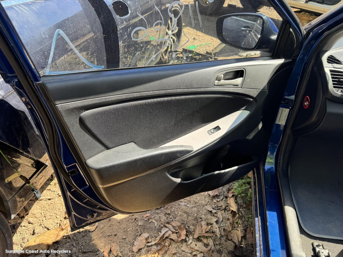 2011-2019 Hyundai Accent Door Trim