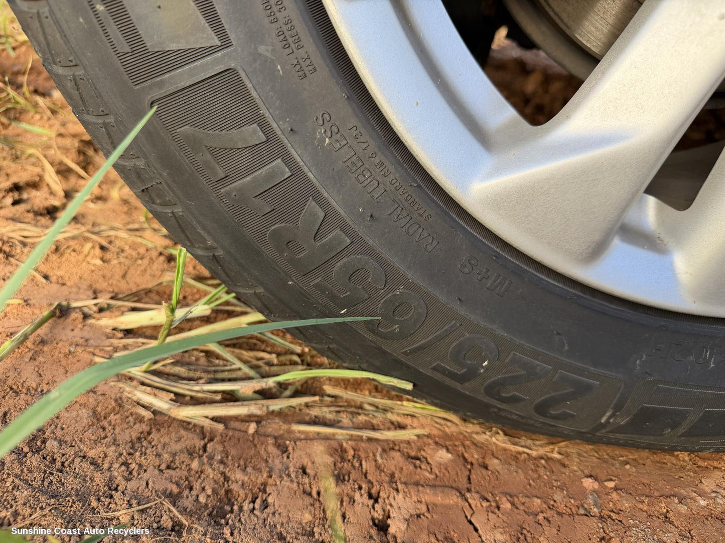 2014-2022 Nissan Xtrail Tyre