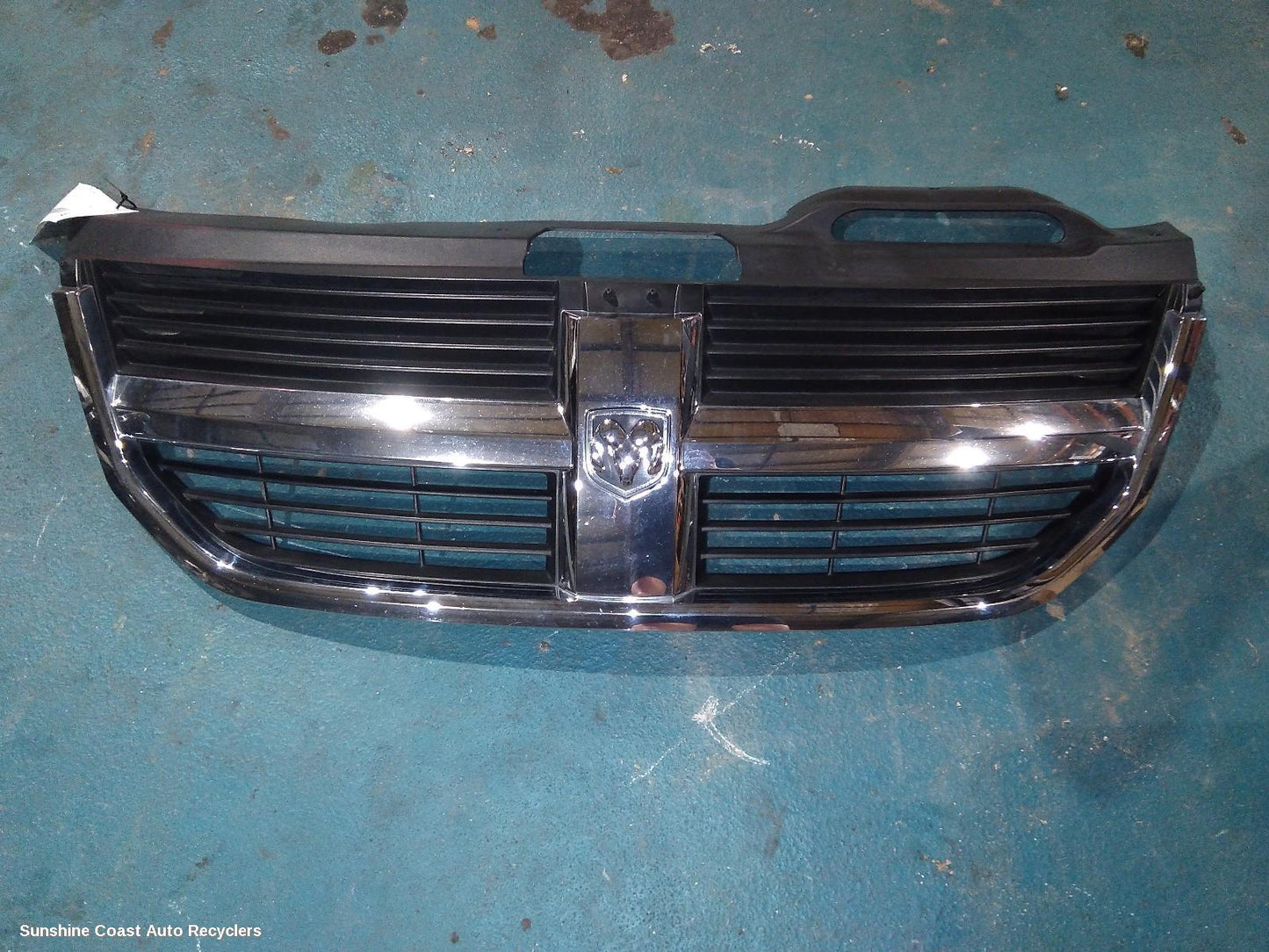 2010 Dodge Journey Grille