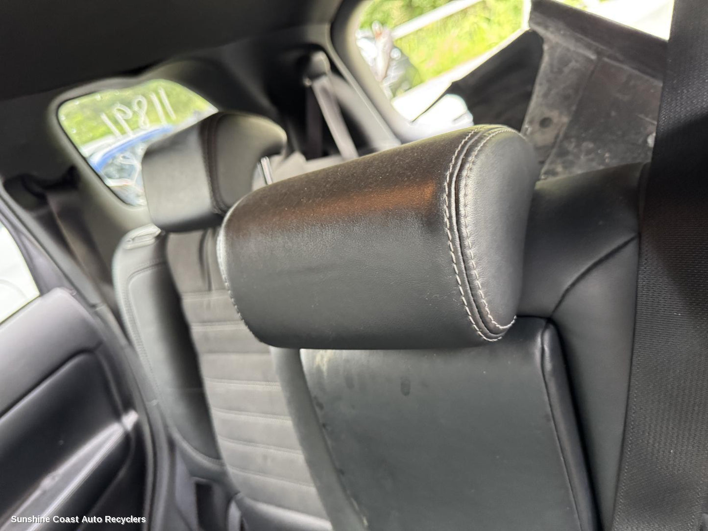 2018 Mitsubishi Outlander Headrest