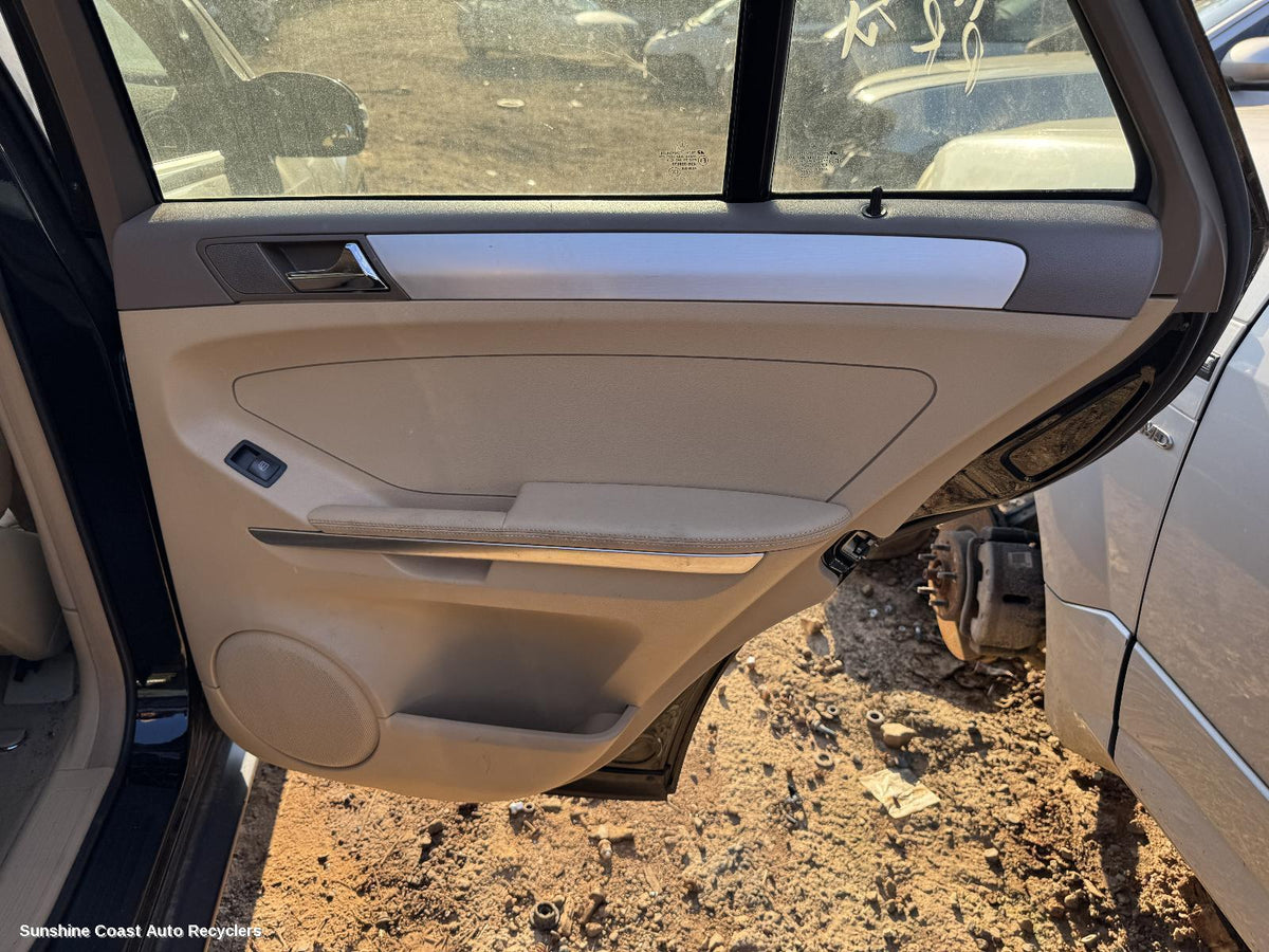 2005-2011 Mercedes M Class Door Handle