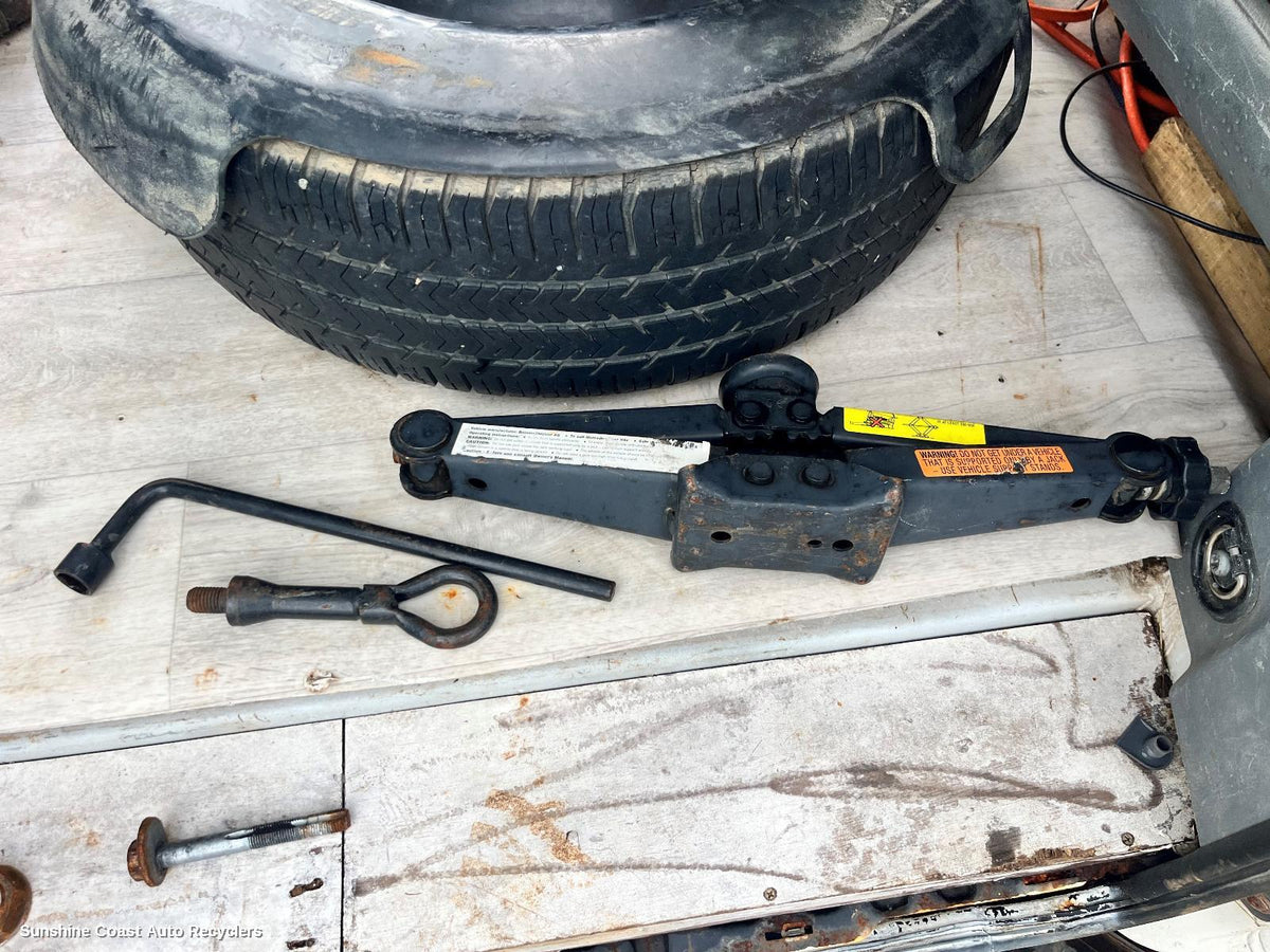 2004-2011 Mercedes Vito Jack Tool Kit