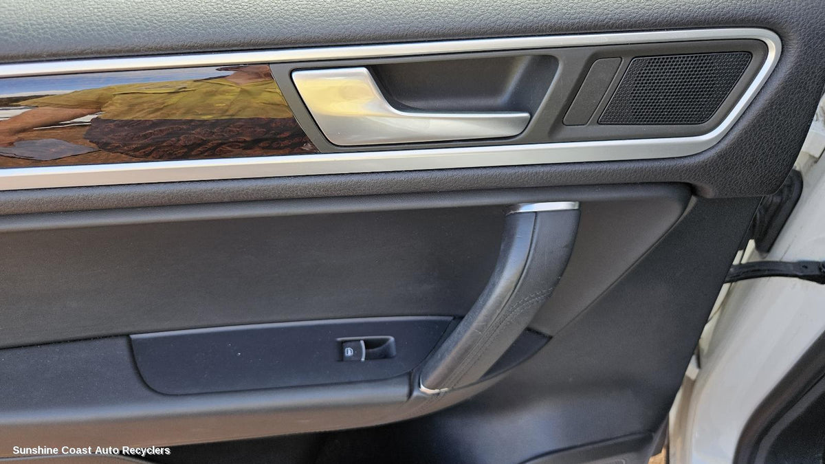 2010-2018 Volkswagen Touareg Door Handle