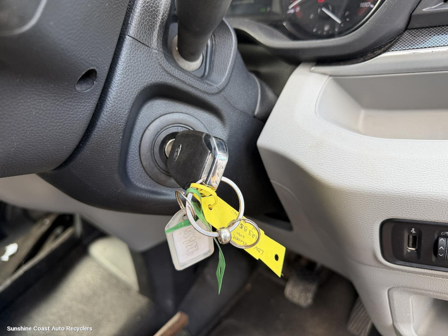 2020-2026 Ldv Deliver 9 Ignition W  Key