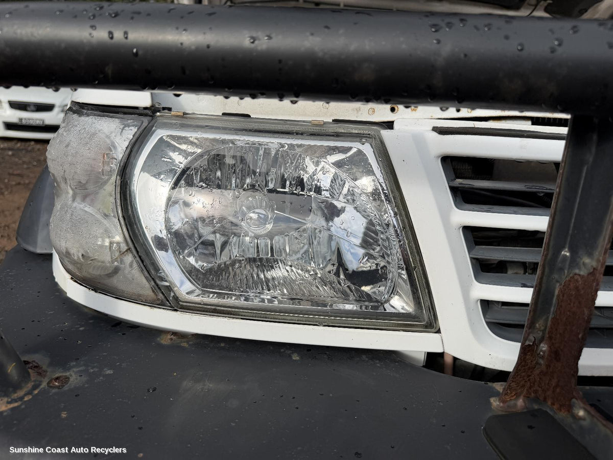 2001-2004 Nissan Patrol Right Headlamp