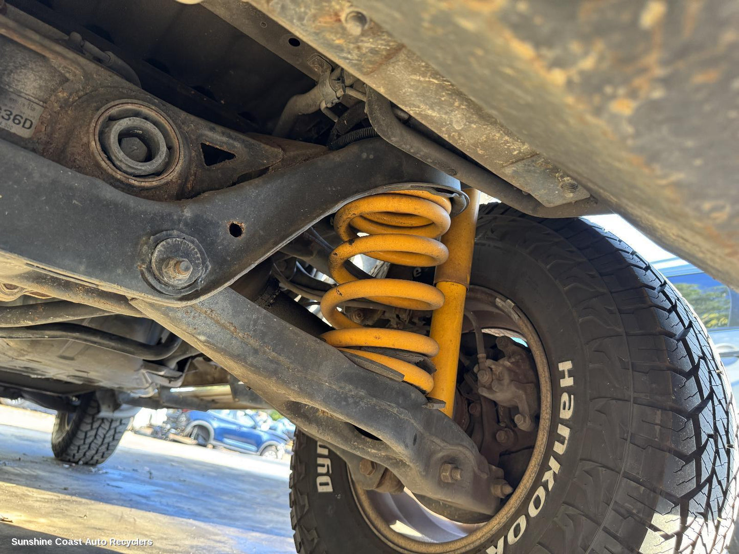 2002 Mitsubishi Pajero Shock Absorber