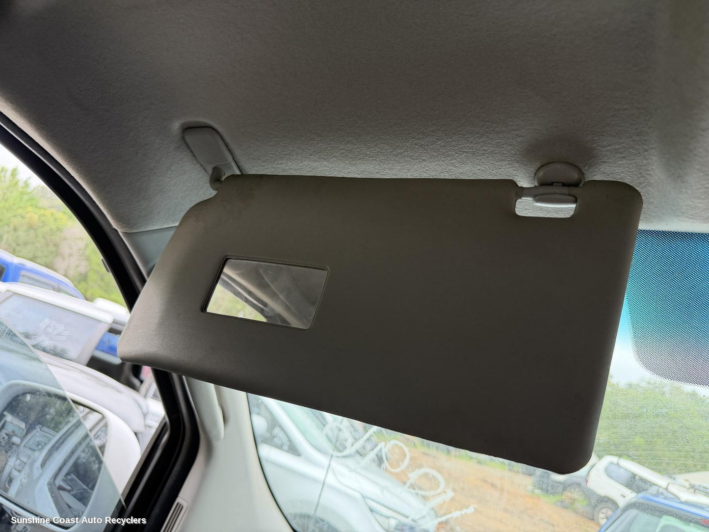 2011 Nissan Navara Sunvisor