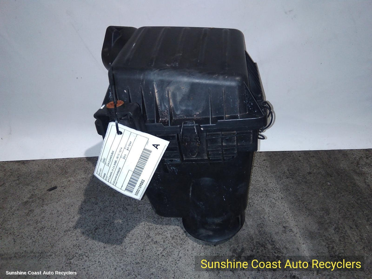 2012-2014 Chrysler 300c Air Cleaner Box