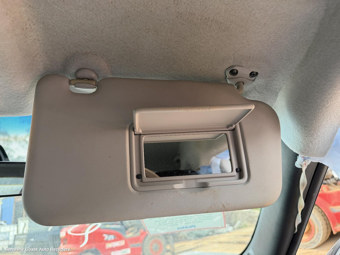 2014 Nissan Juke Sunvisor