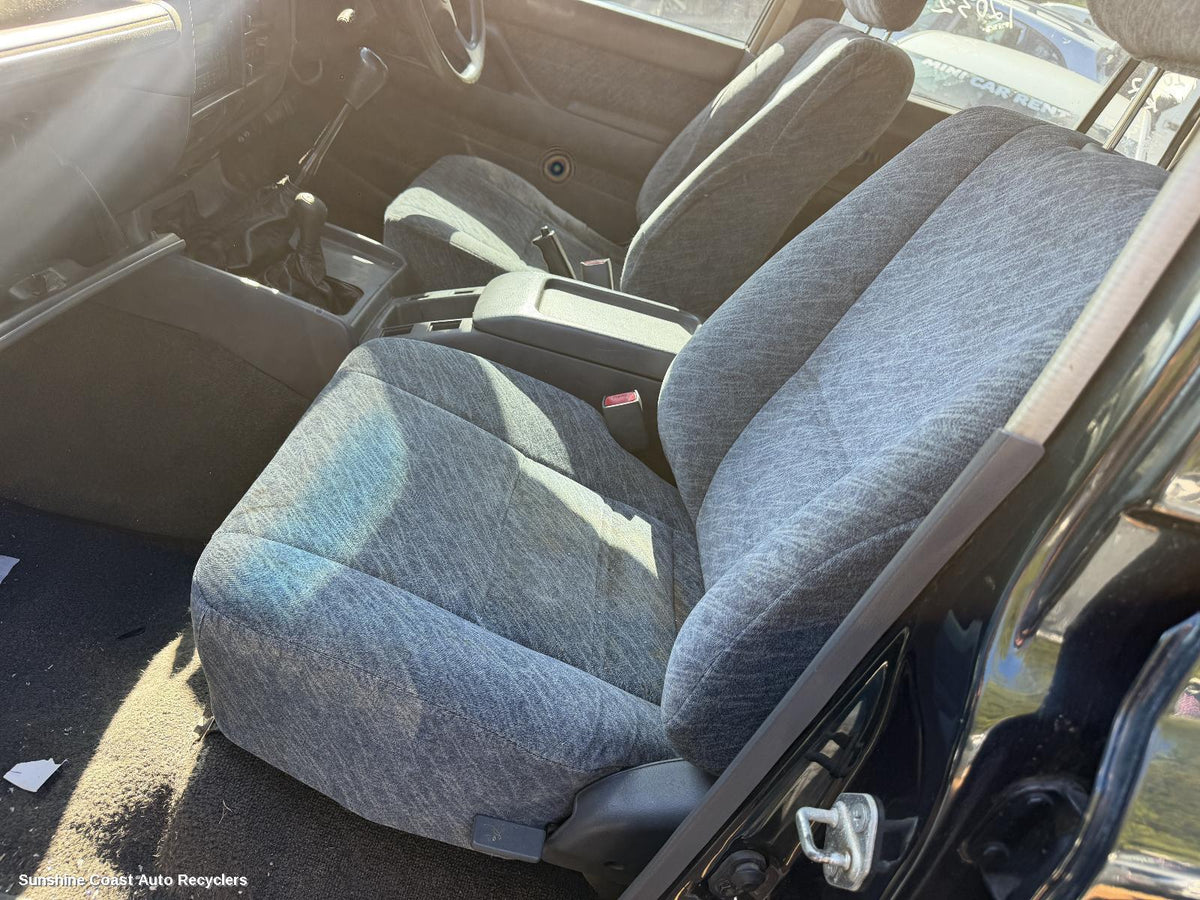 1990-1998 Toyota Landcruiser Front Seat