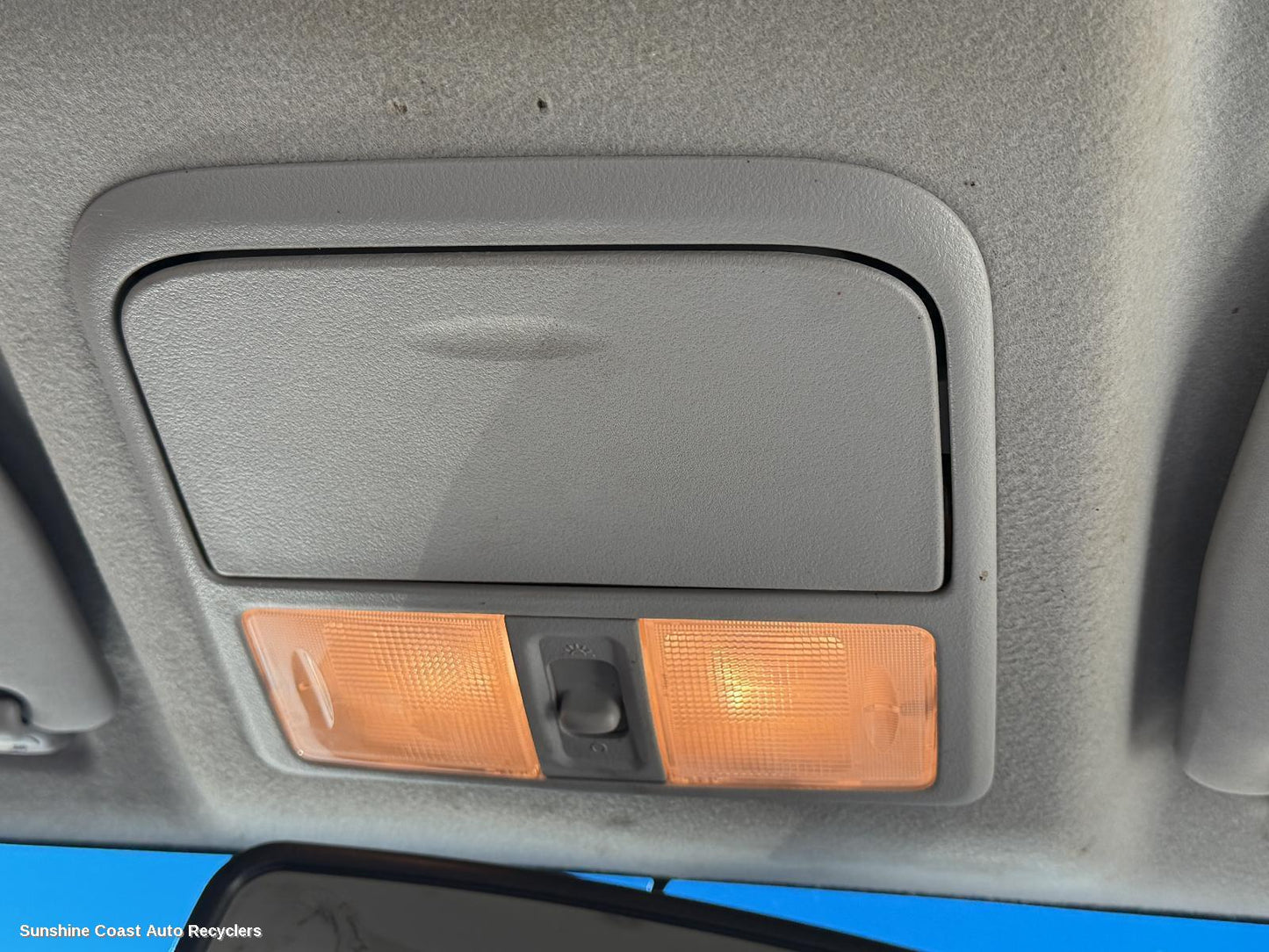 2006-2021 Mitsubishi Pajero Courtesy Light