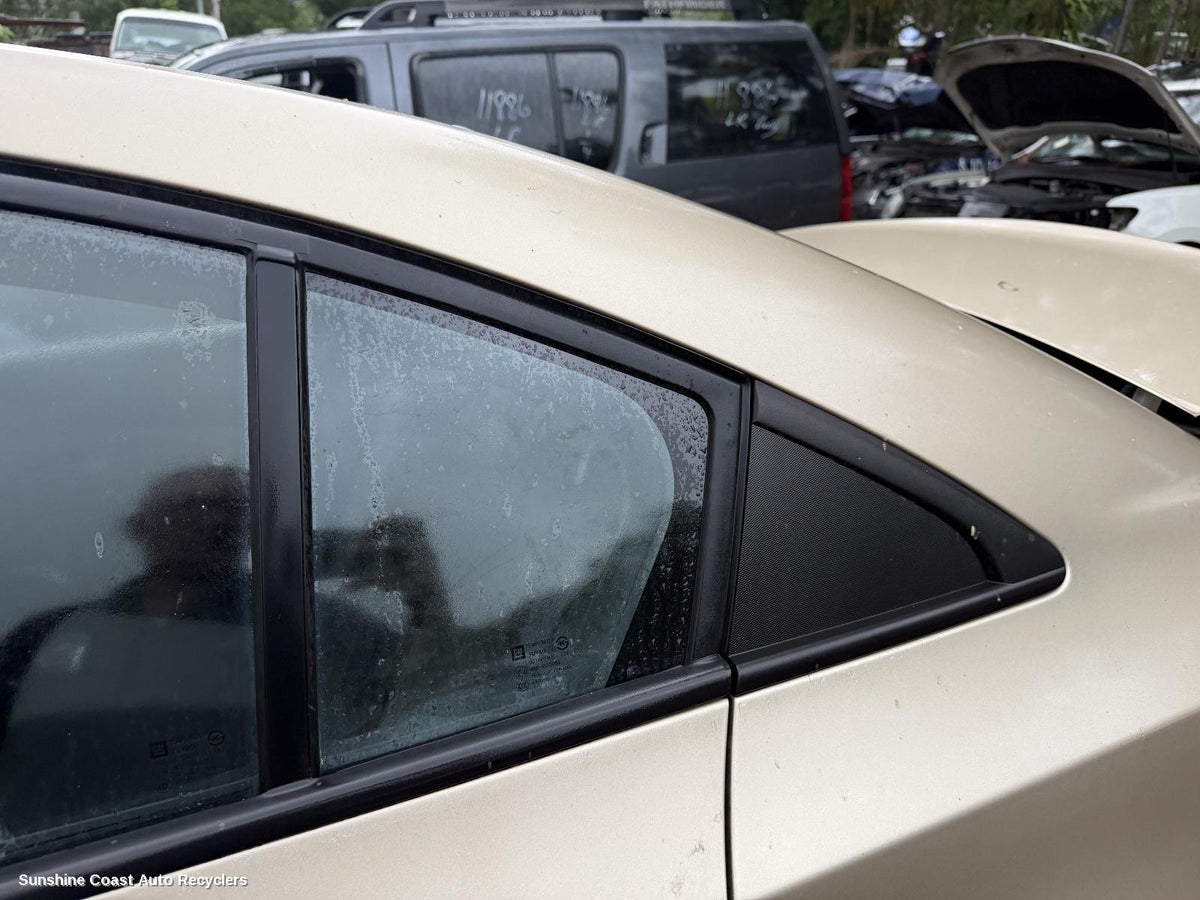 2009-2017 Holden Cruze Left Rear 1 4 Door Glass
