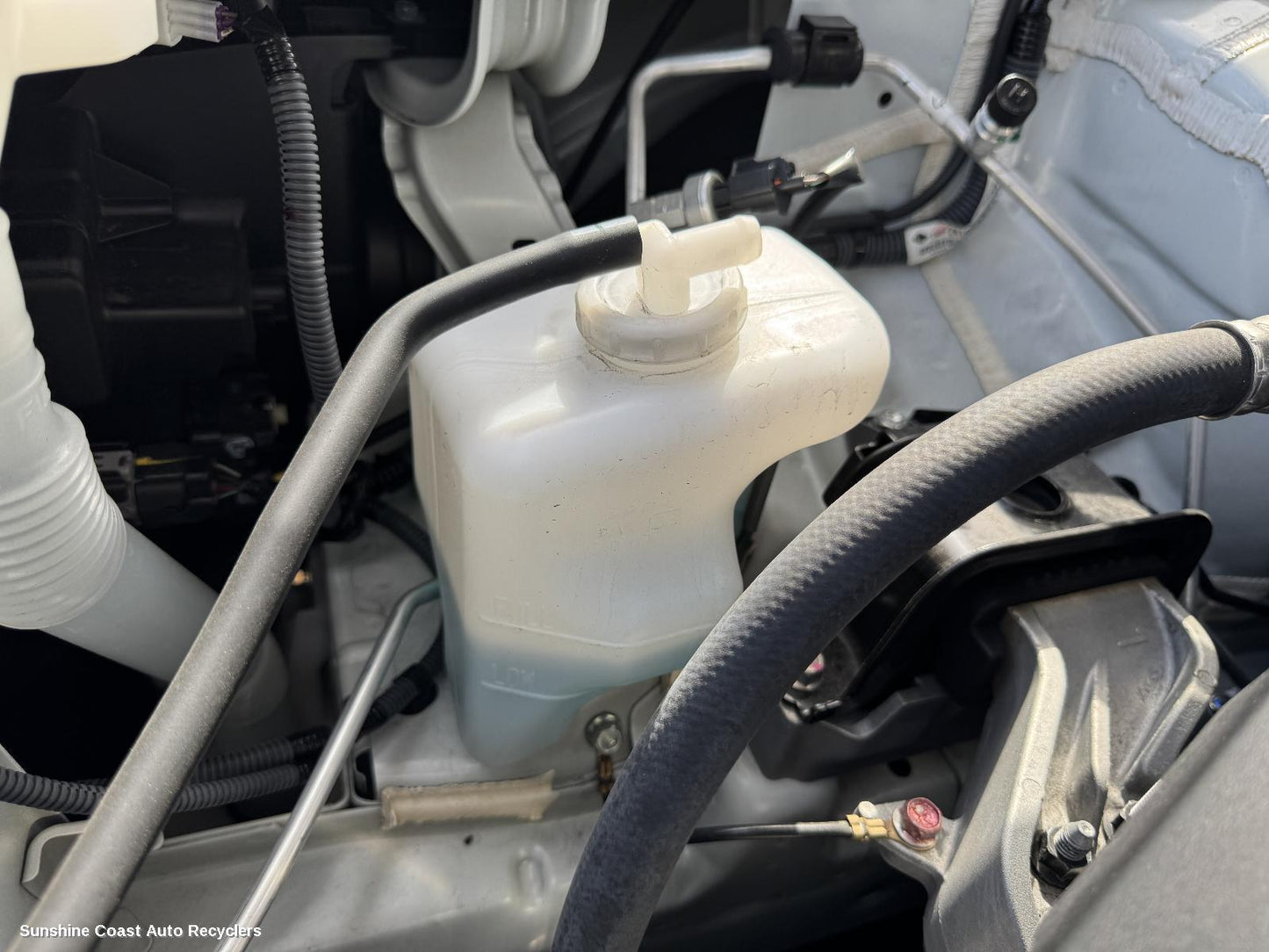 2023 Mitsubishi Eclipse Cross Overflow Bottle