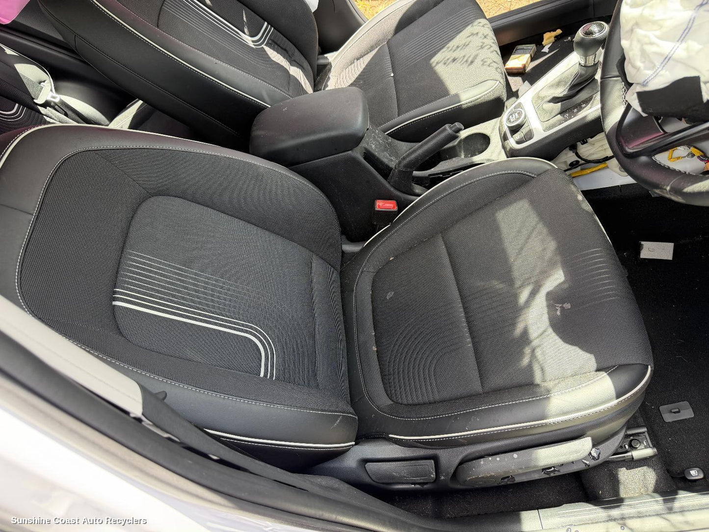 2019-2025 Hyundai Venue Front Seat