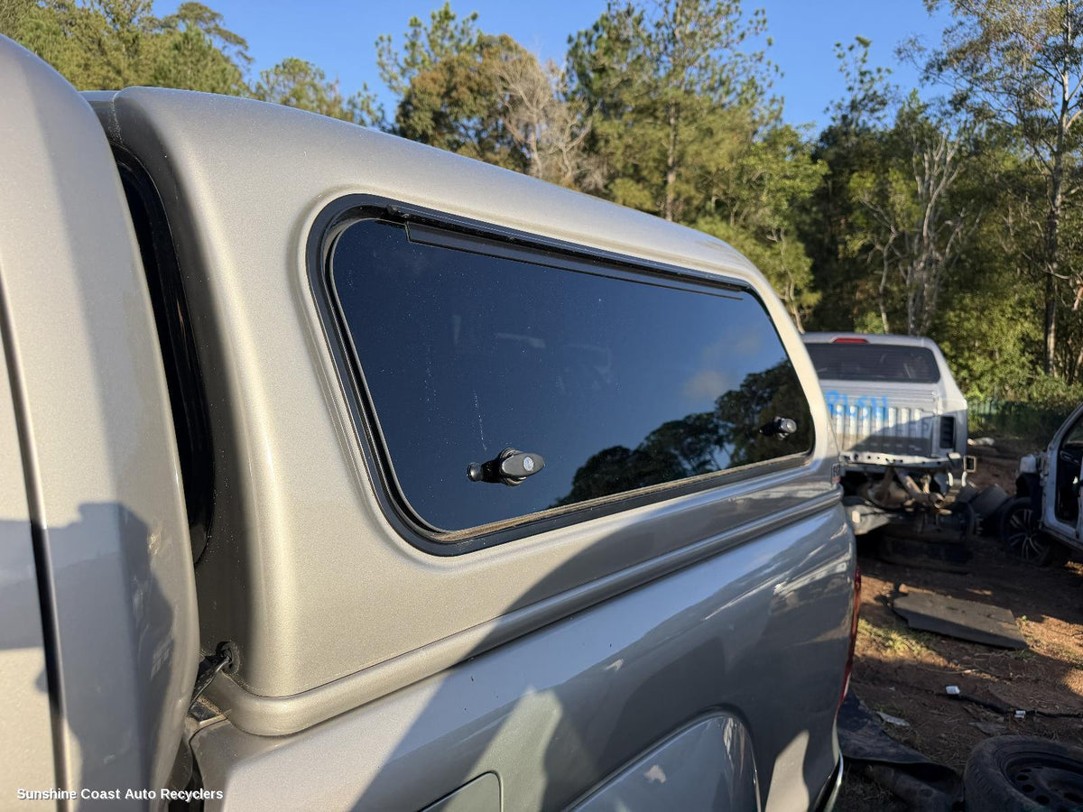 2010-2022 Volkswagen Amarok Tonneau Cover
