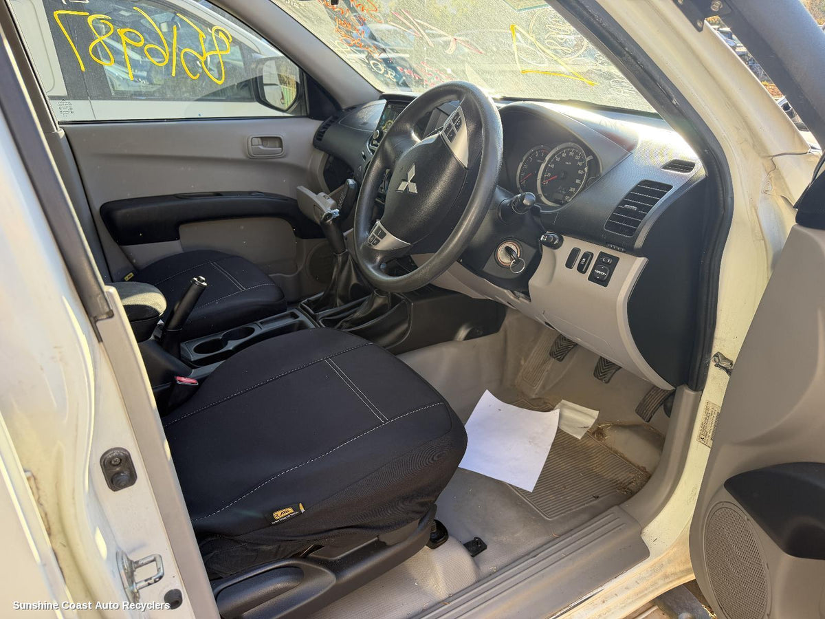 2009-2015 Mitsubishi Triton Door Tailgate Seal