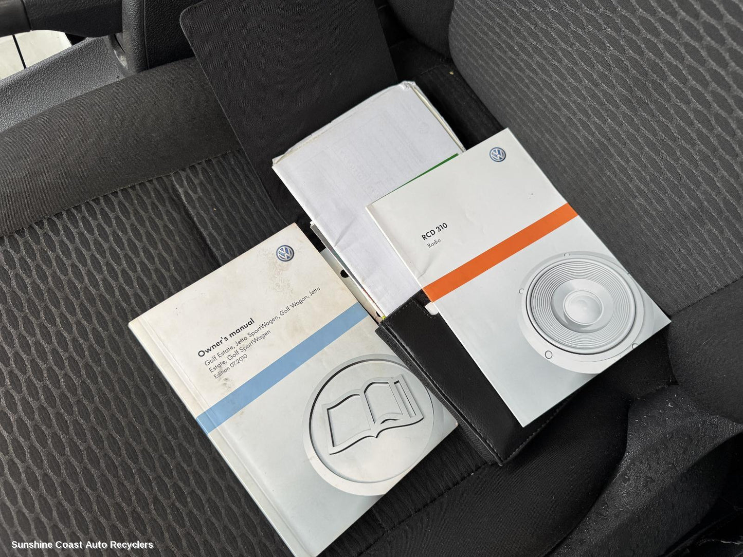 2010 Volkswagen Golf Owners Handbook