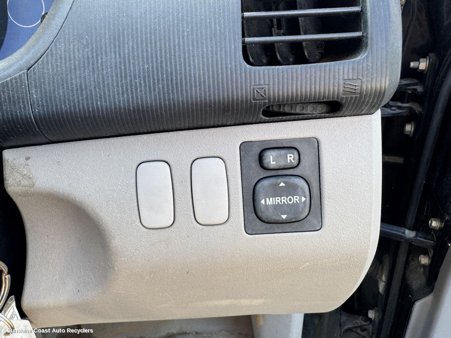 2008 Mitsubishi Triton Misc Switch Relay