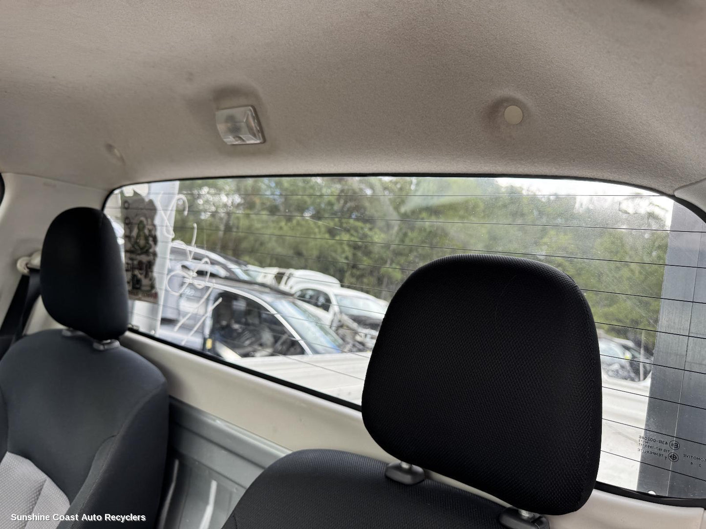 2016 Mitsubishi Triton Rear Tailgate Glass