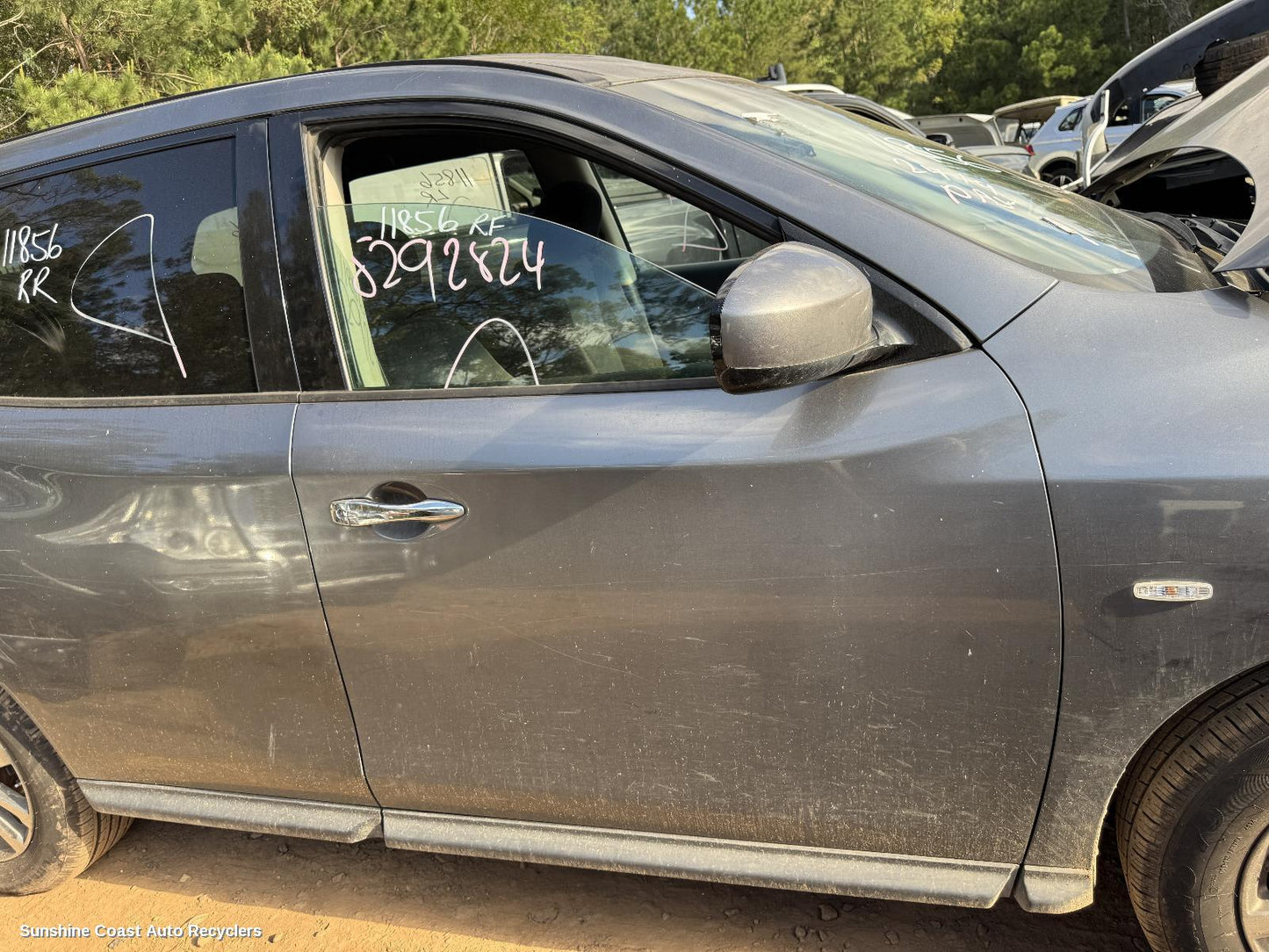 2016 Nissan Pathfinder Right Front Door Window