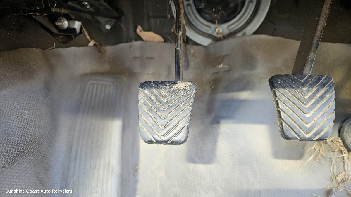 2009-2015 Mitsubishi Triton Pedal Assembly