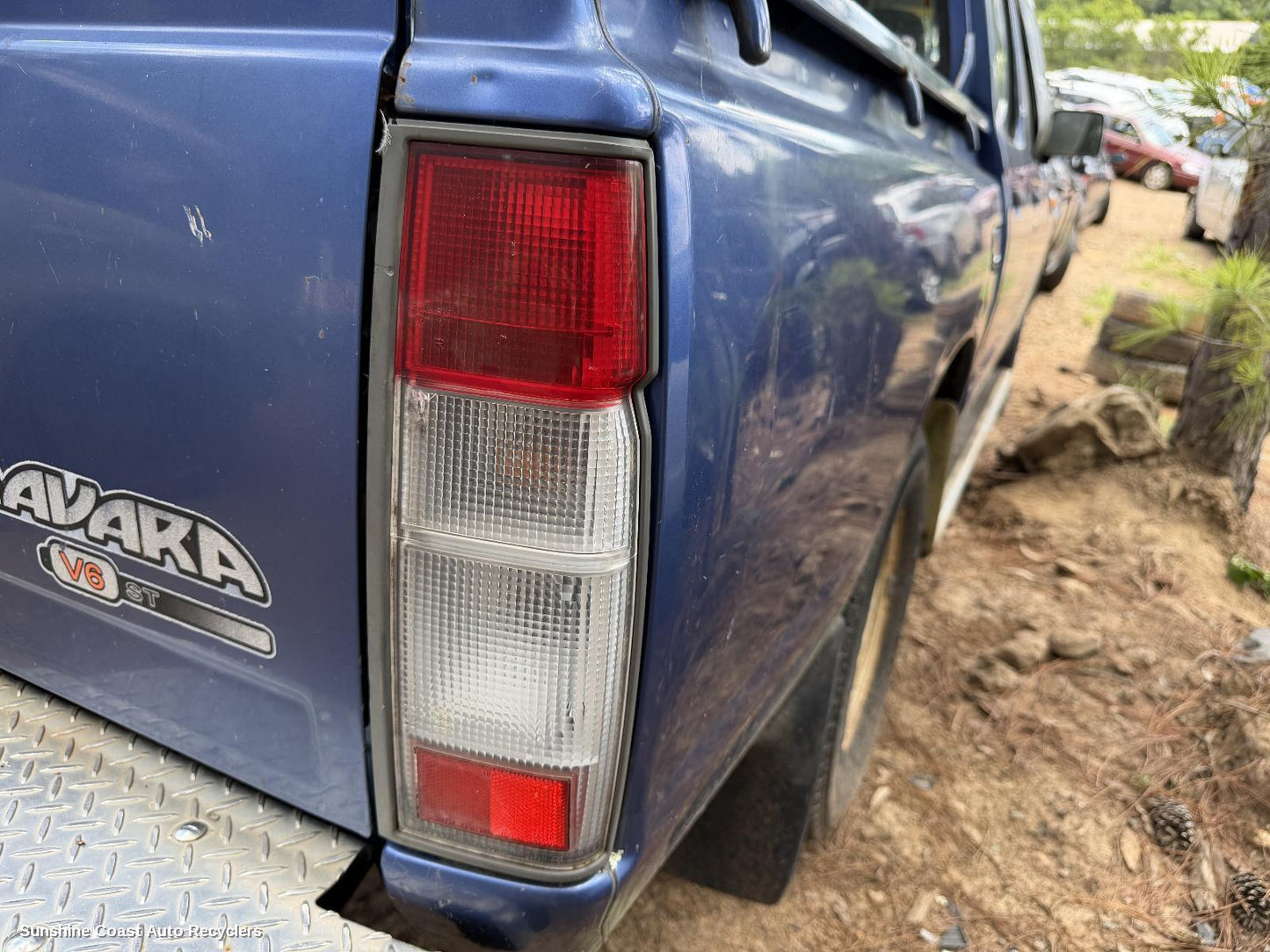 2001 Nissan Navara Right Taillight