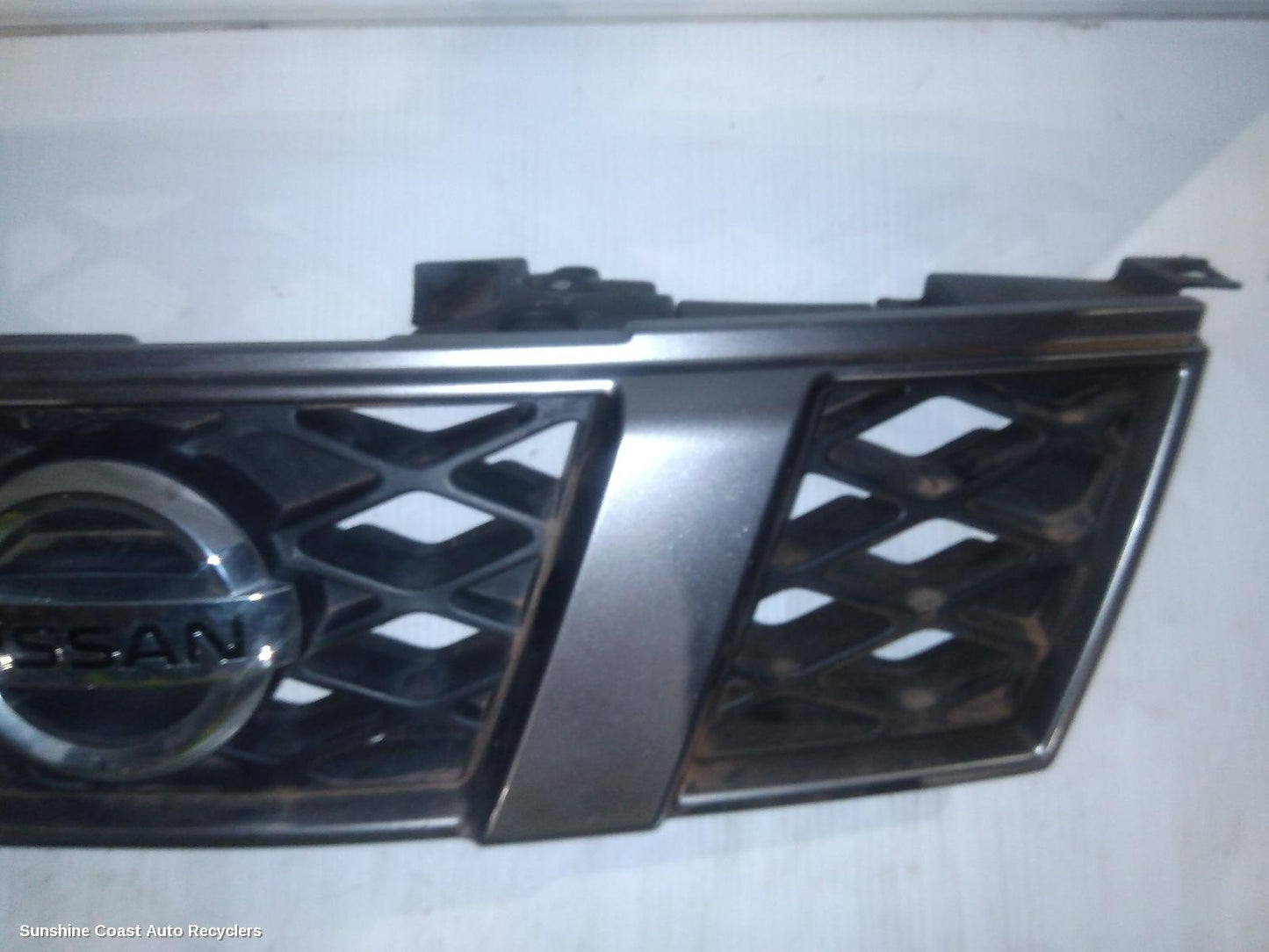 2009 Nissan Xtrail Grille