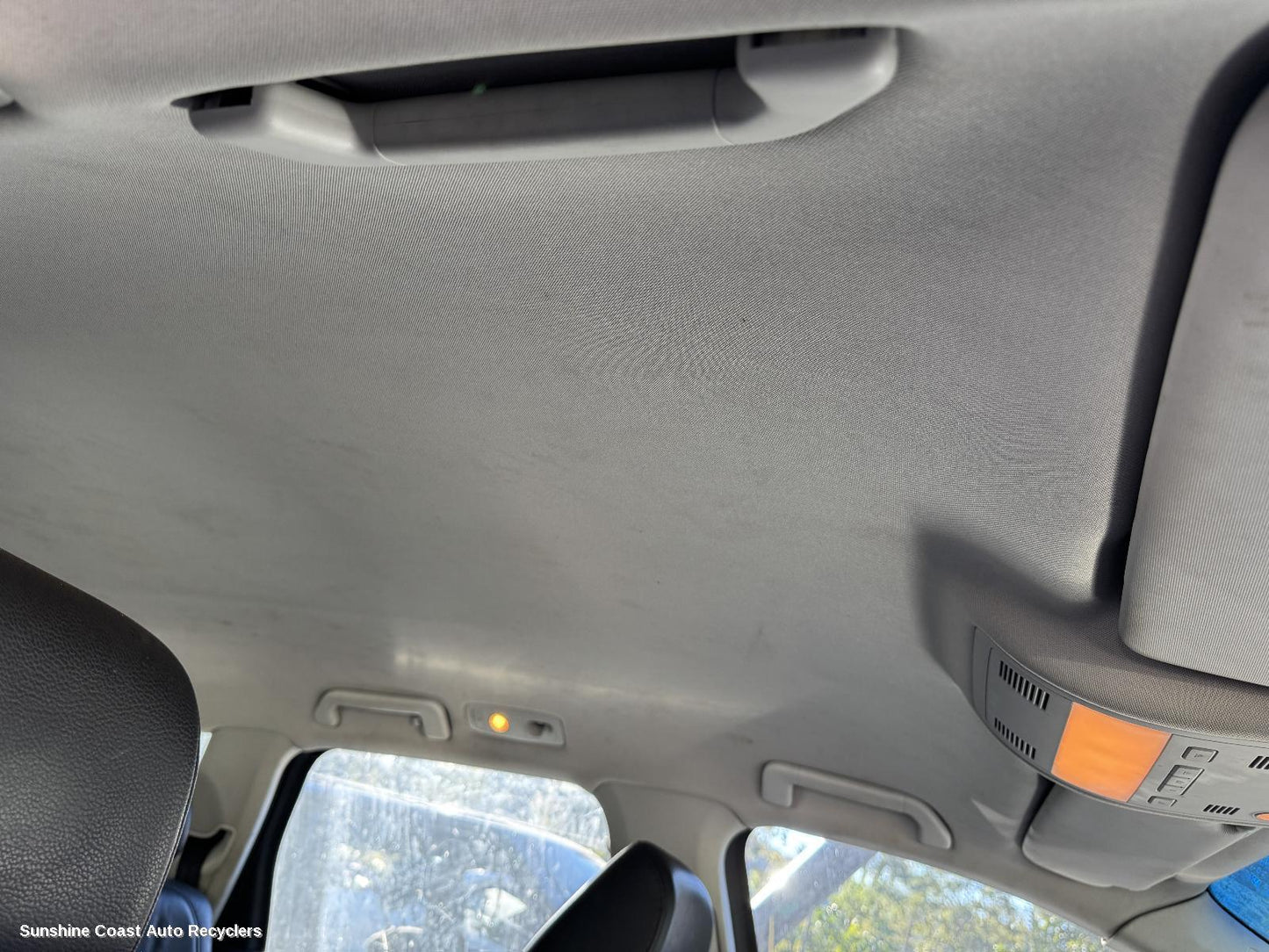 2011 Volkswagen Touareg Hoodlining