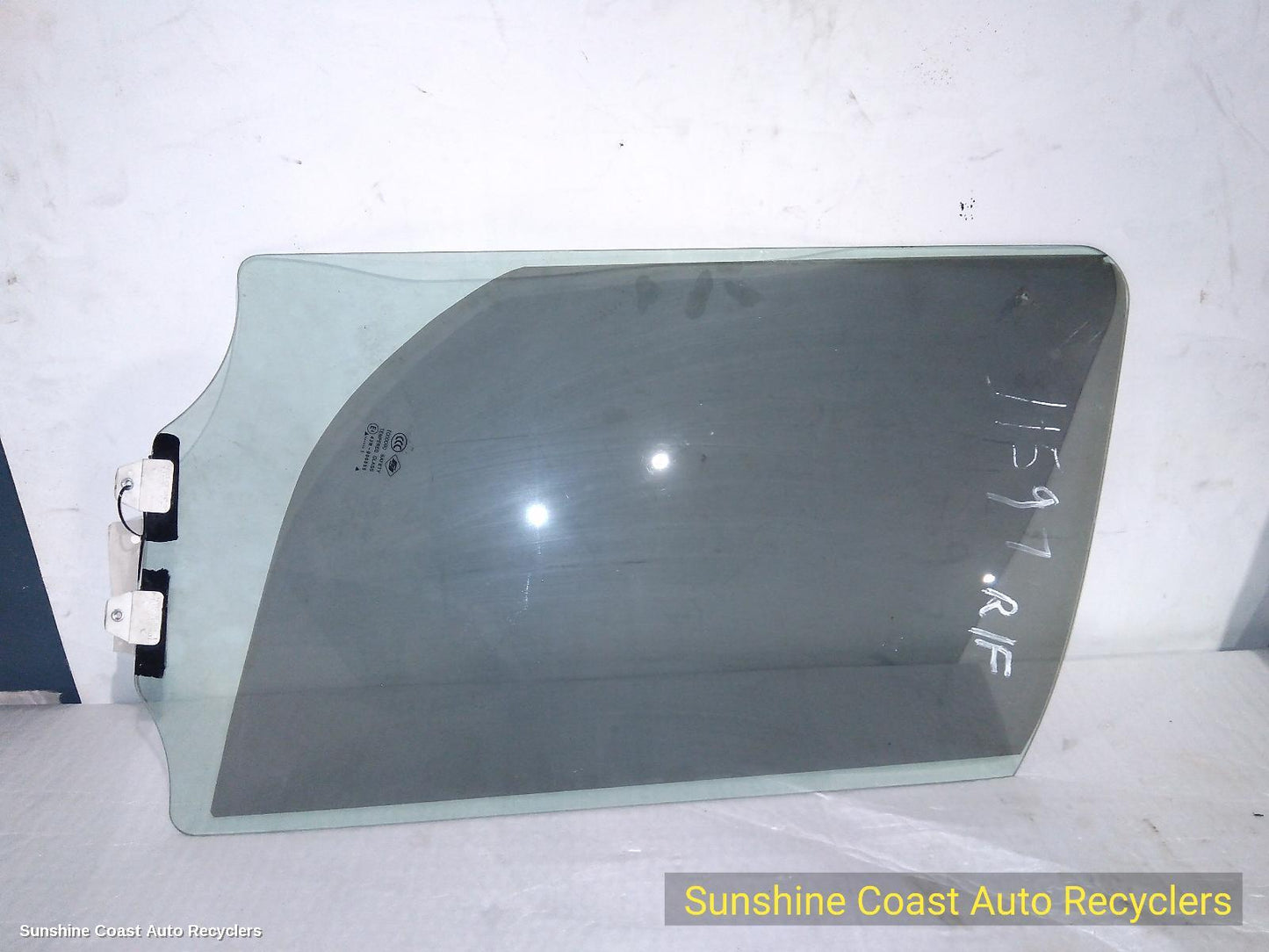 2020-2026 Ldv Deliver 9 Left Front Door Window