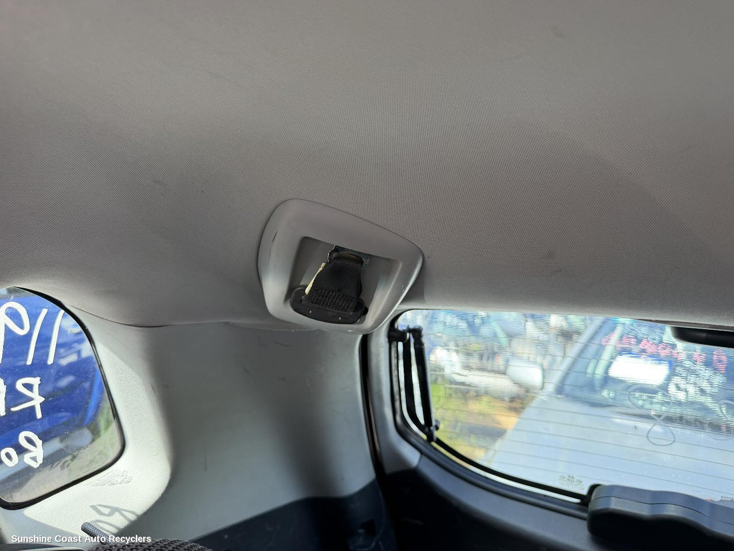 2004-2010 Hyundai Tucson Seatbelt Stalk