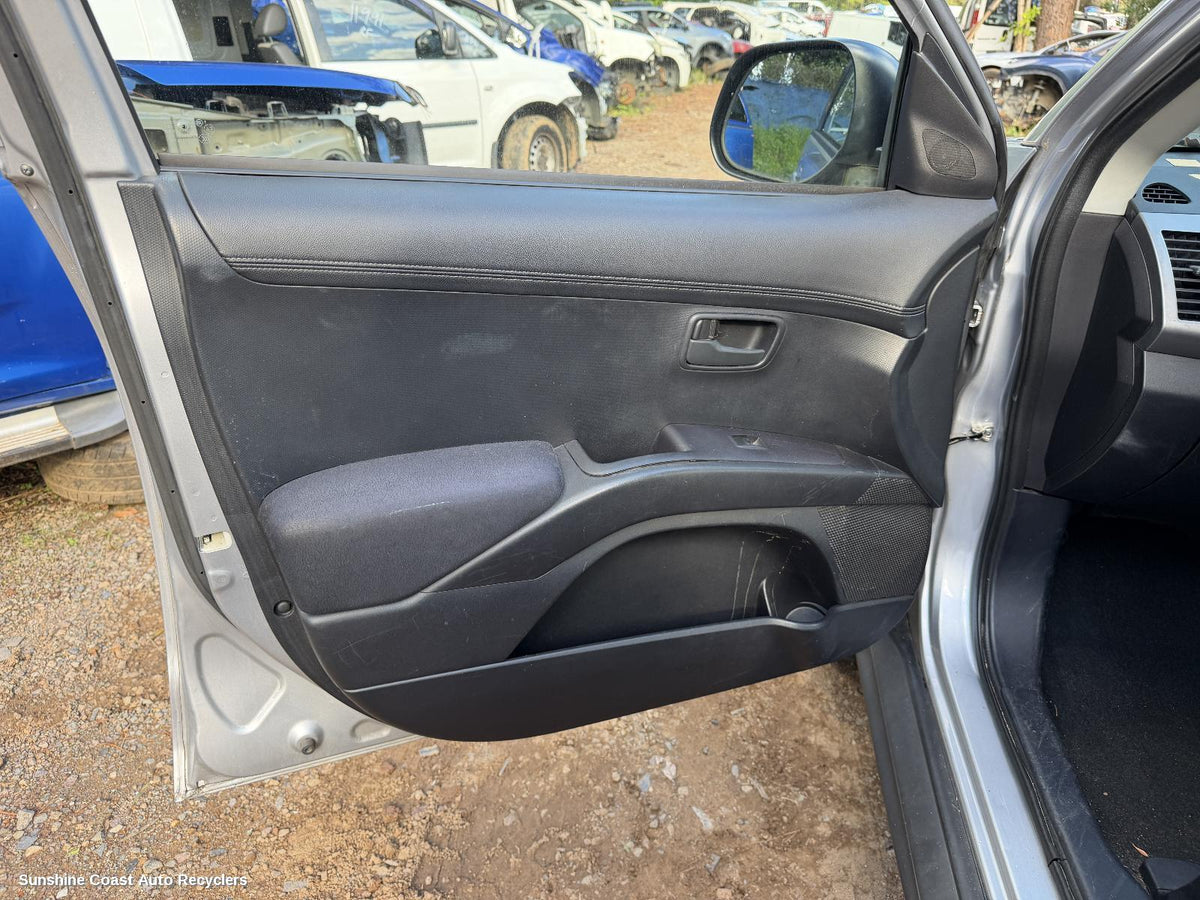 2006-2012 Mitsubishi Outlander Door Handle