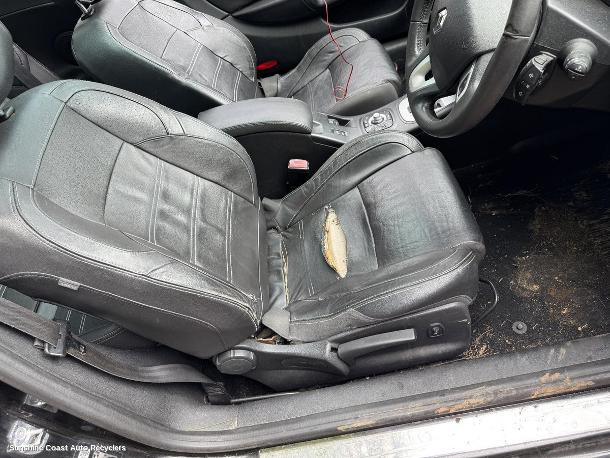 2010-2016 Renault Megane Front Seat