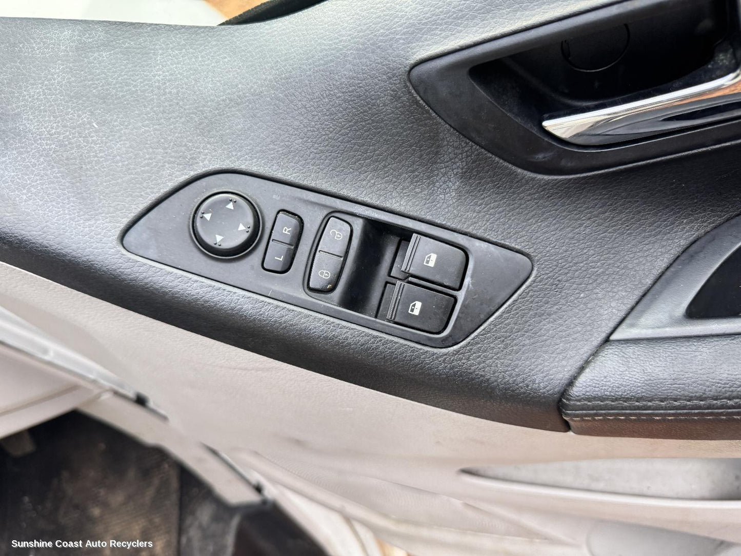 2015-2025 Ldv G10 Pwr Dr Wind Switch