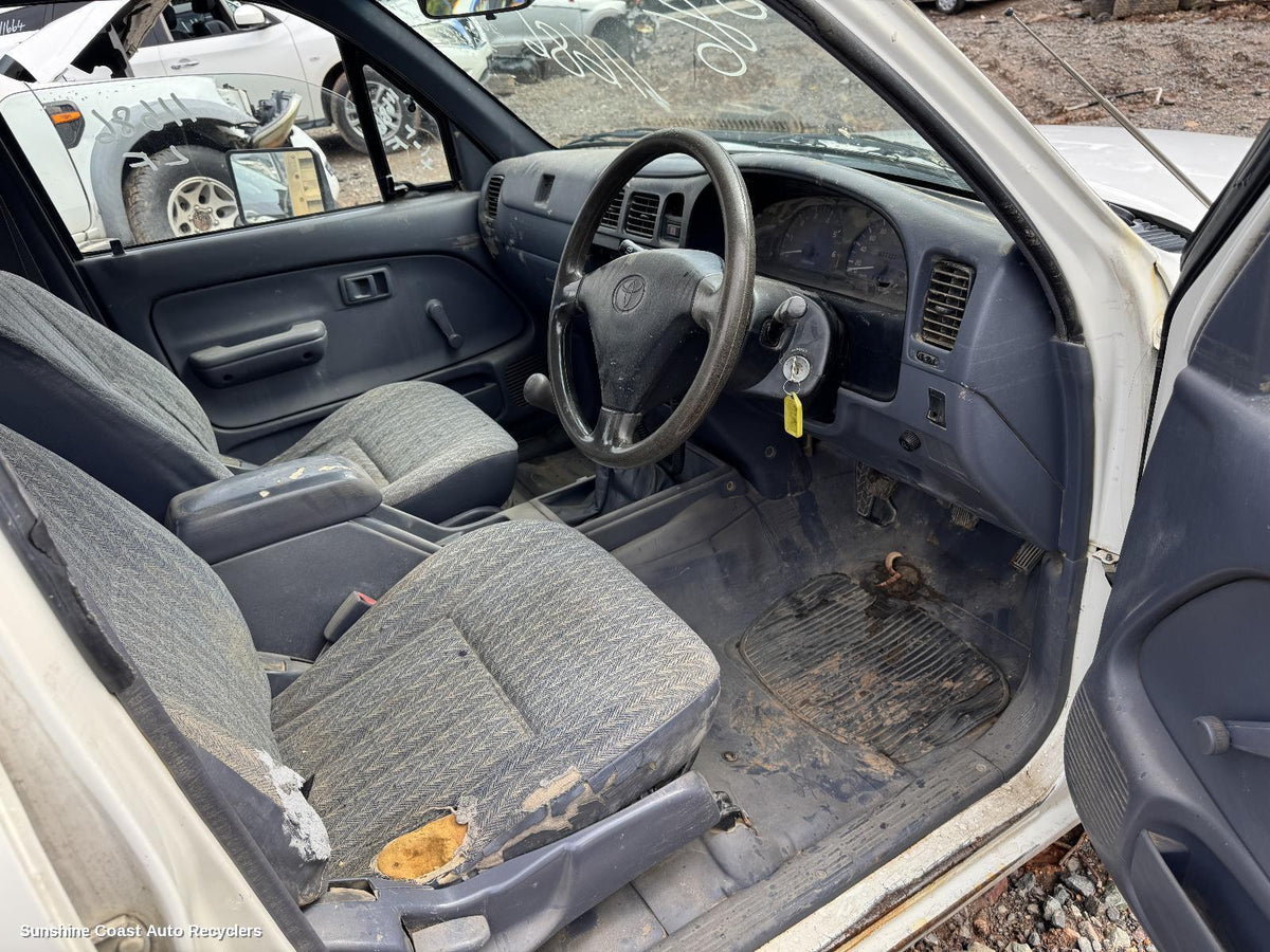 2001-2005 Toyota Hilux A C Condenser