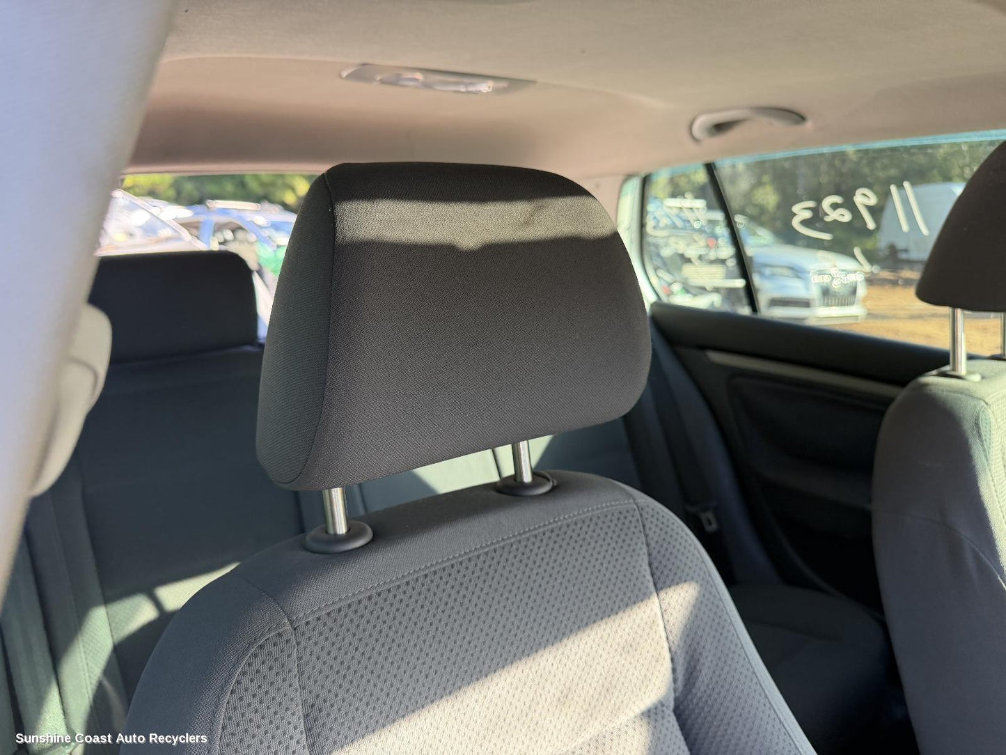 2004-2009 Volkswagen Golf Headrest