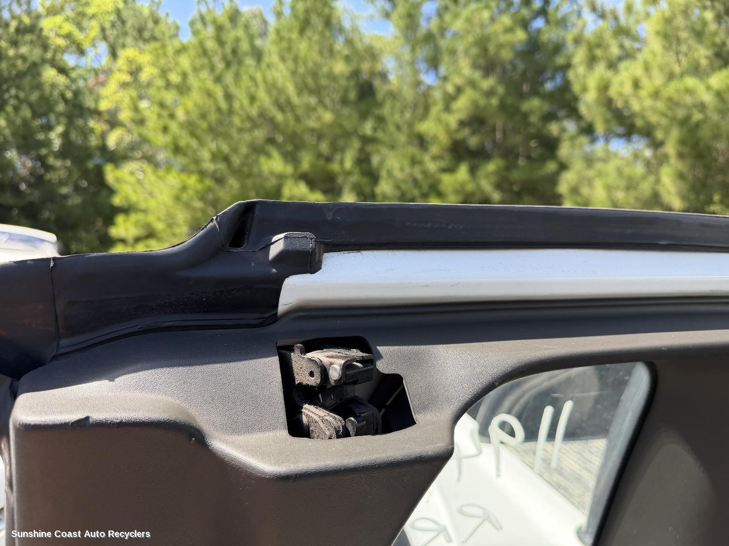2008-2015 Nissan Navara Door Boot Gate Lock