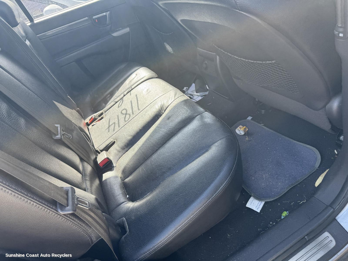 2005-2009 Hyundai Santa Fe 2nd Seat  Rear Seat