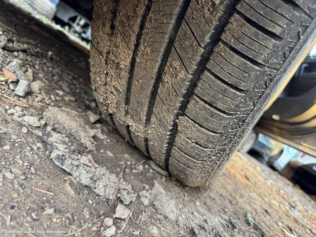 2010-2018 Volkswagen Touareg Tyre