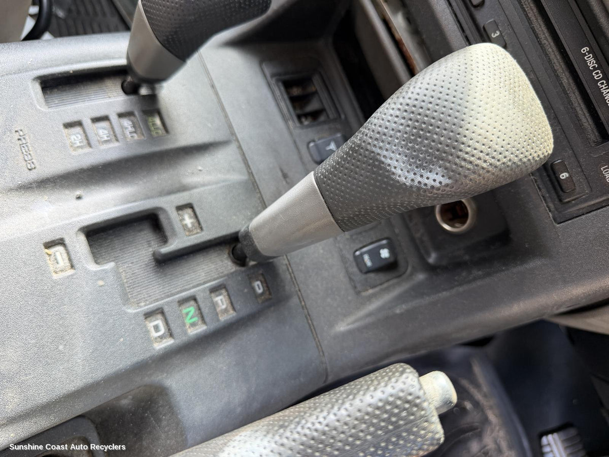 2000-2006 Mitsubishi Pajero Gear Stick Shifter