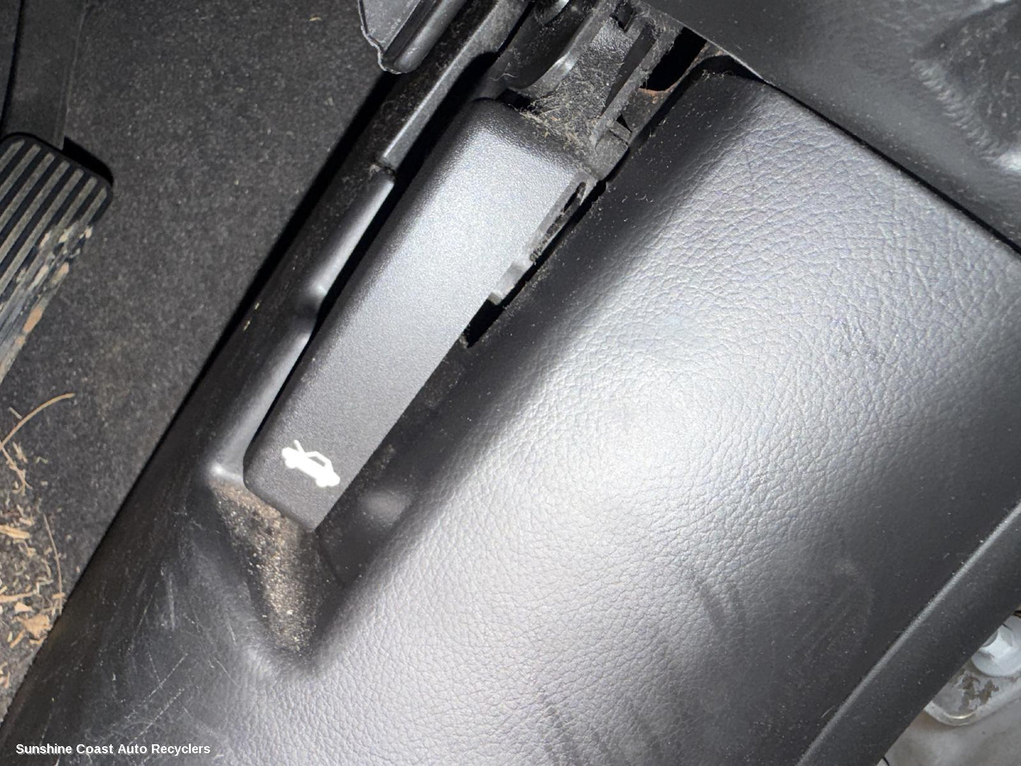 2009-2011 Holden Cruze Bonnet Release