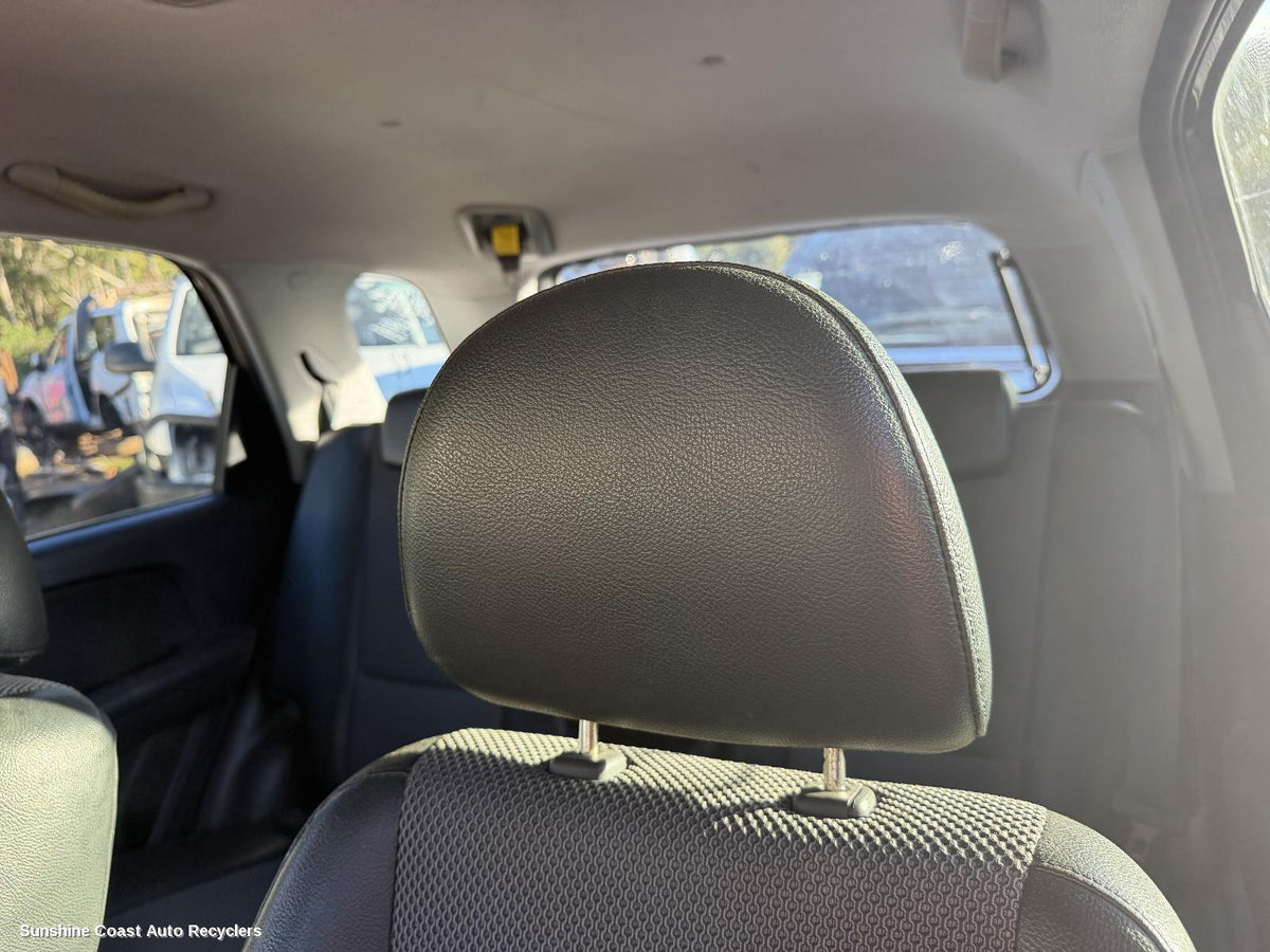 2005-2010 Kia Sportage Headrest