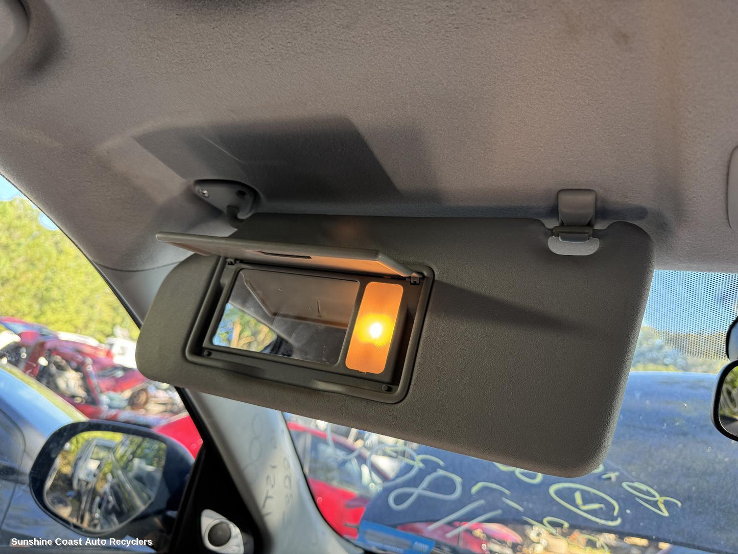 2010 Mitsubishi Outlander Sunvisor