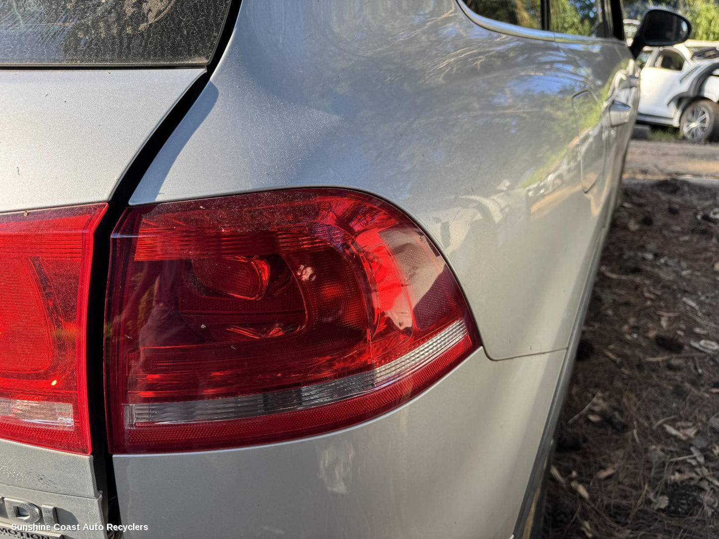 2011 Volkswagen Touareg Right Taillight