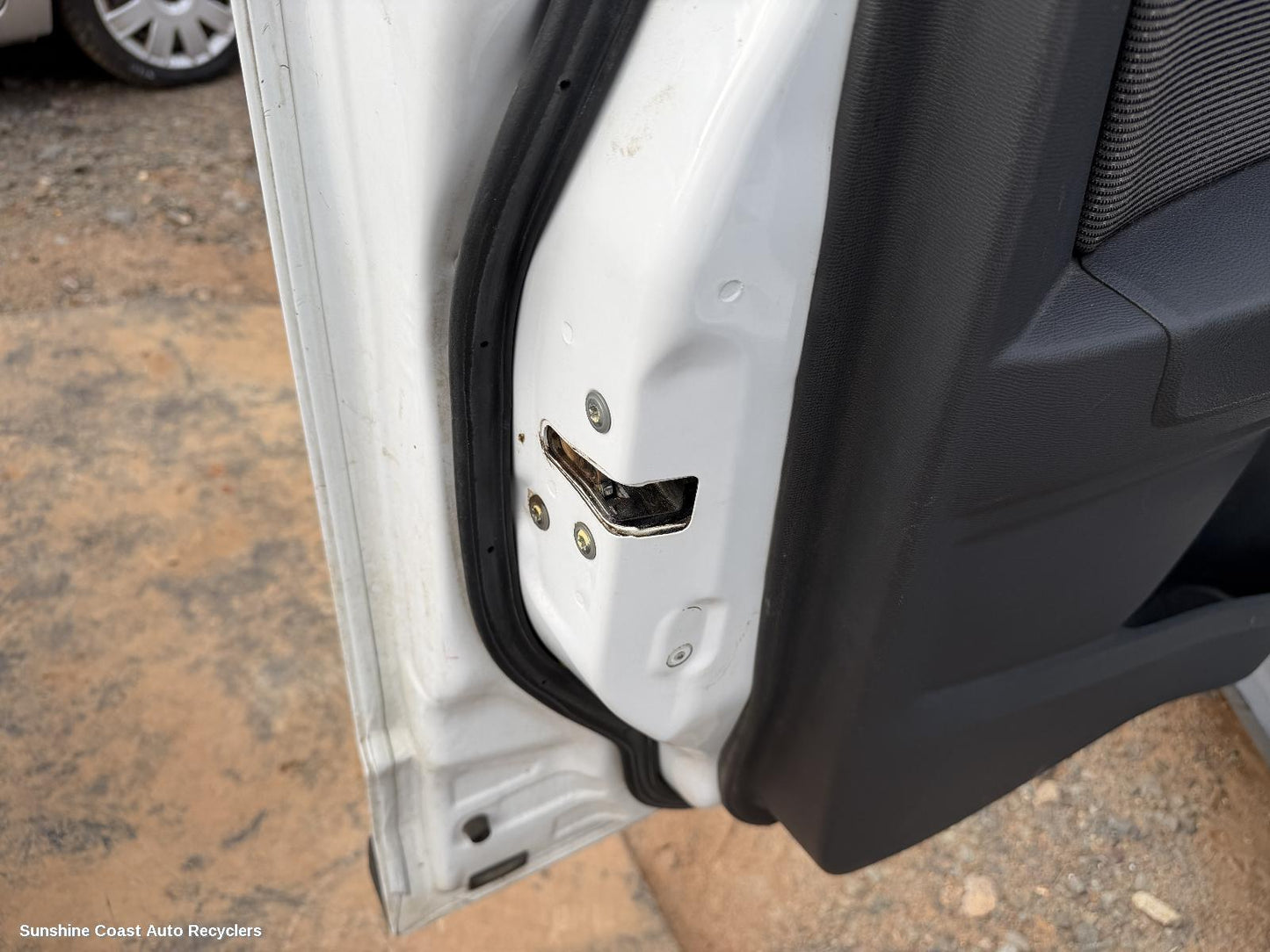 2012-2016 Holden Colorado Door Boot Gate Lock