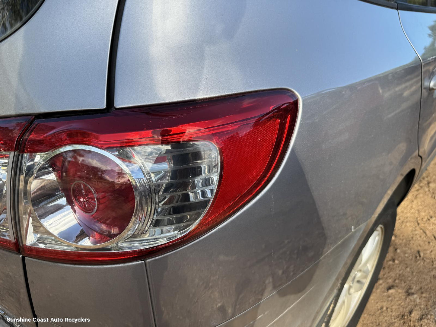 2010 Hyundai Santa Fe Right Taillight