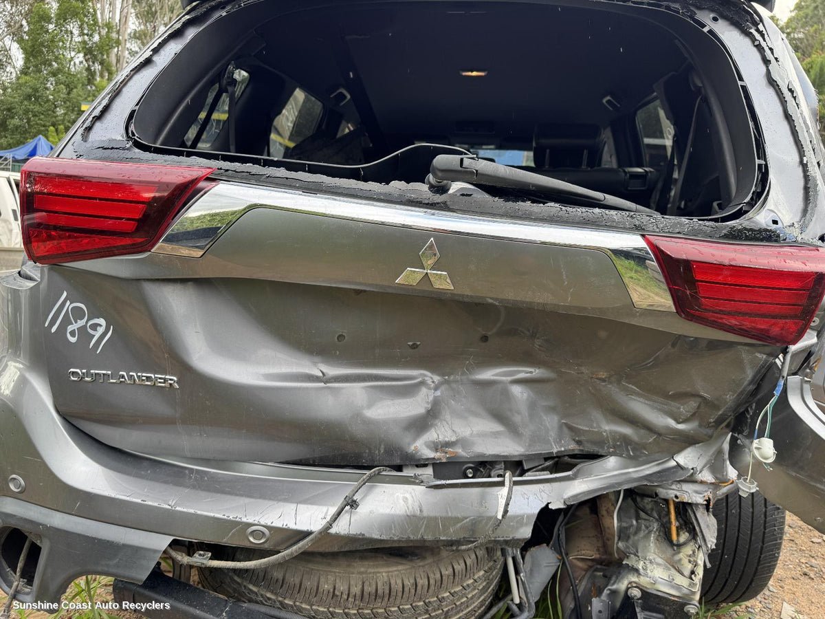 2015-2021 Mitsubishi Outlander Rear Garnish